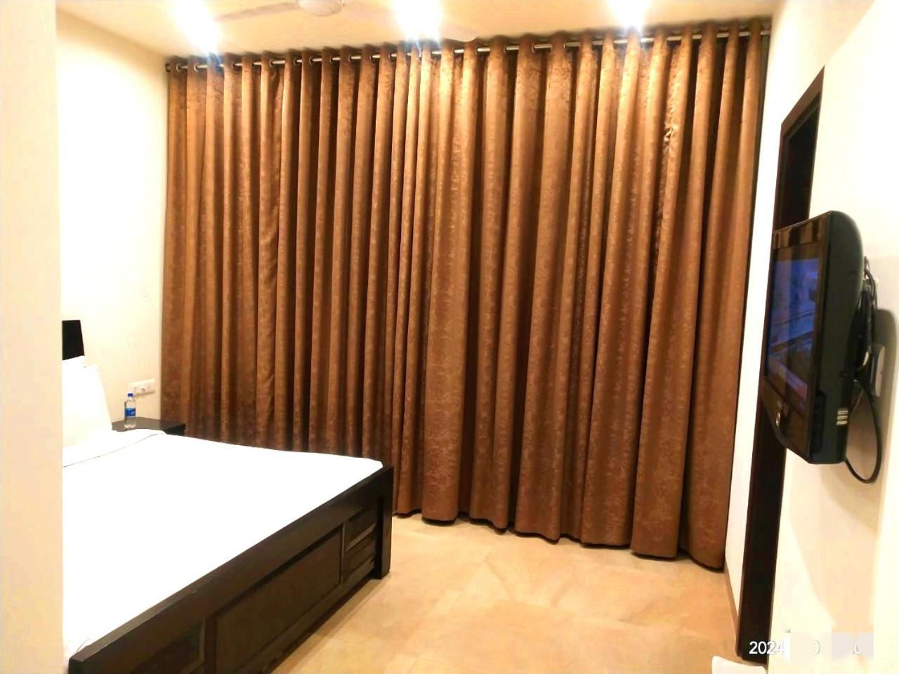 When In Gurgaon - Artemis Hospital 1 Min Walk, Fortis & Medanta 4 Mins Drive Экстерьер фото