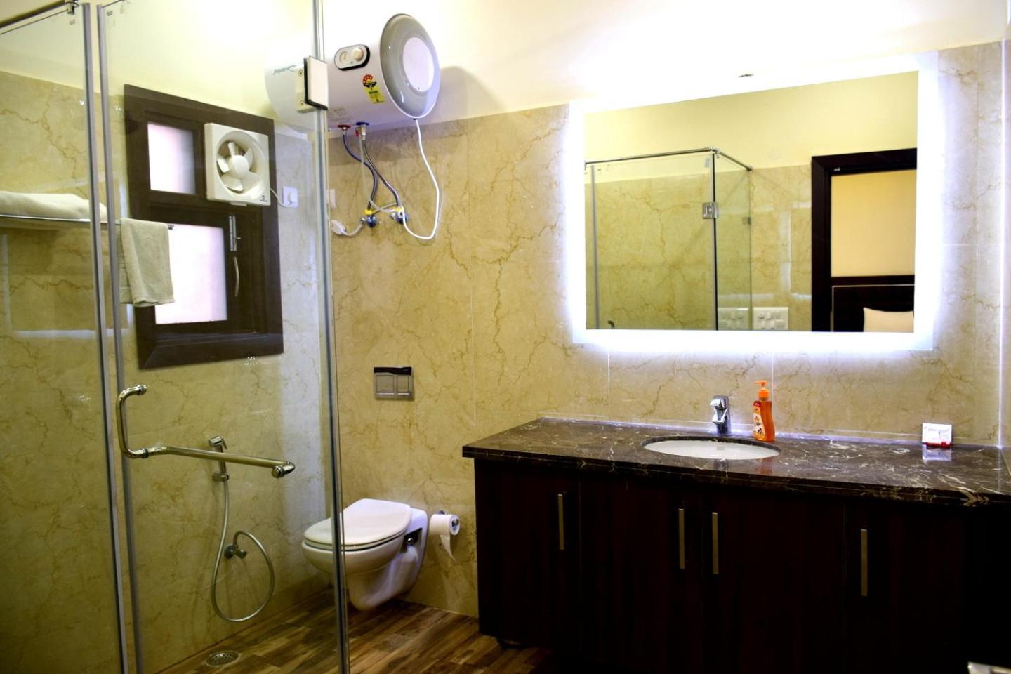 When In Gurgaon - Artemis Hospital 1 Min Walk, Fortis & Medanta 4 Mins Drive Экстерьер фото