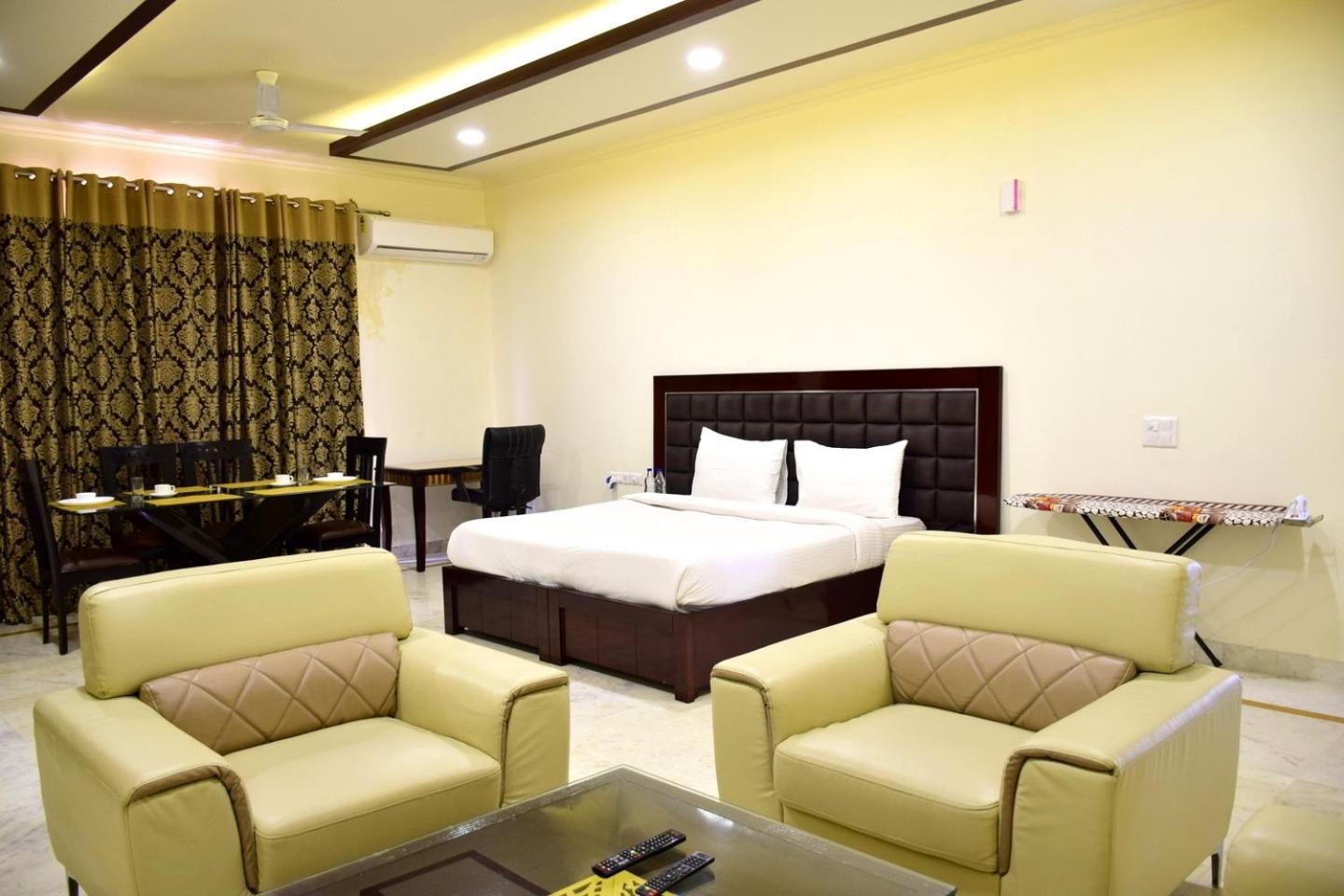 When In Gurgaon - Artemis Hospital 1 Min Walk, Fortis & Medanta 4 Mins Drive Экстерьер фото