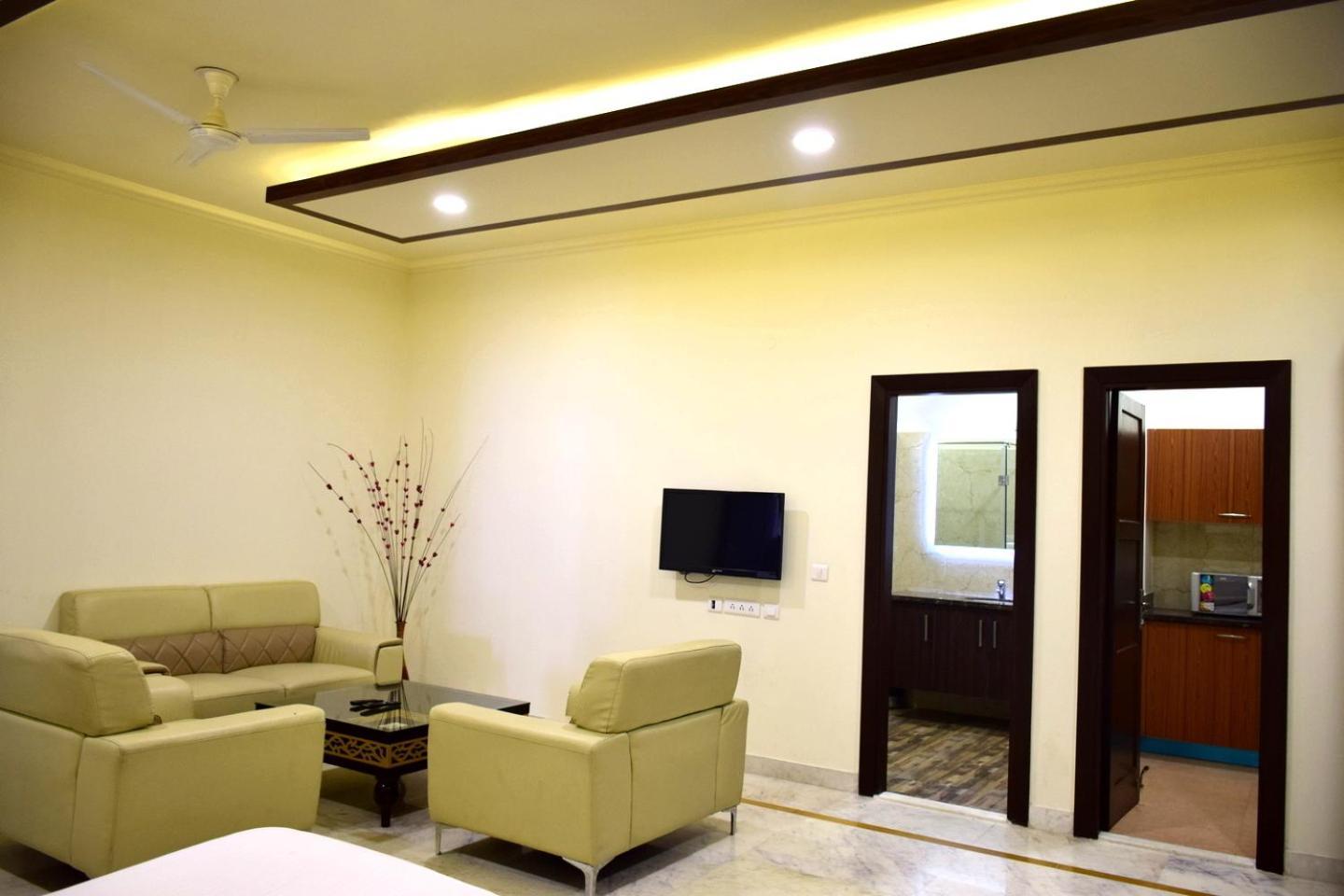 When In Gurgaon - Artemis Hospital 1 Min Walk, Fortis & Medanta 4 Mins Drive Экстерьер фото