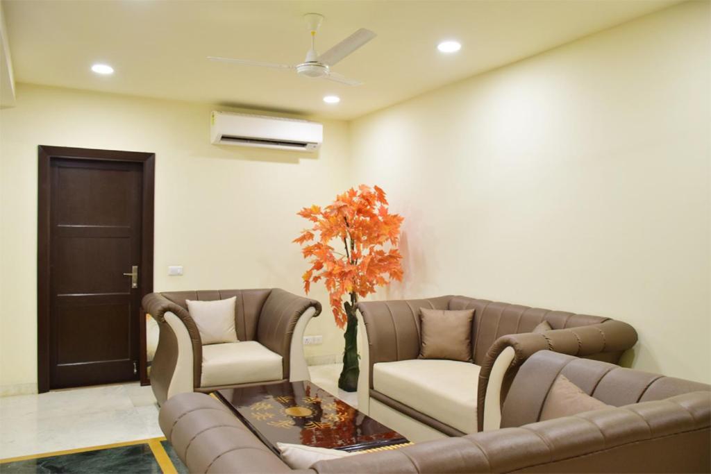 When In Gurgaon - Artemis Hospital 1 Min Walk, Fortis & Medanta 4 Mins Drive Экстерьер фото