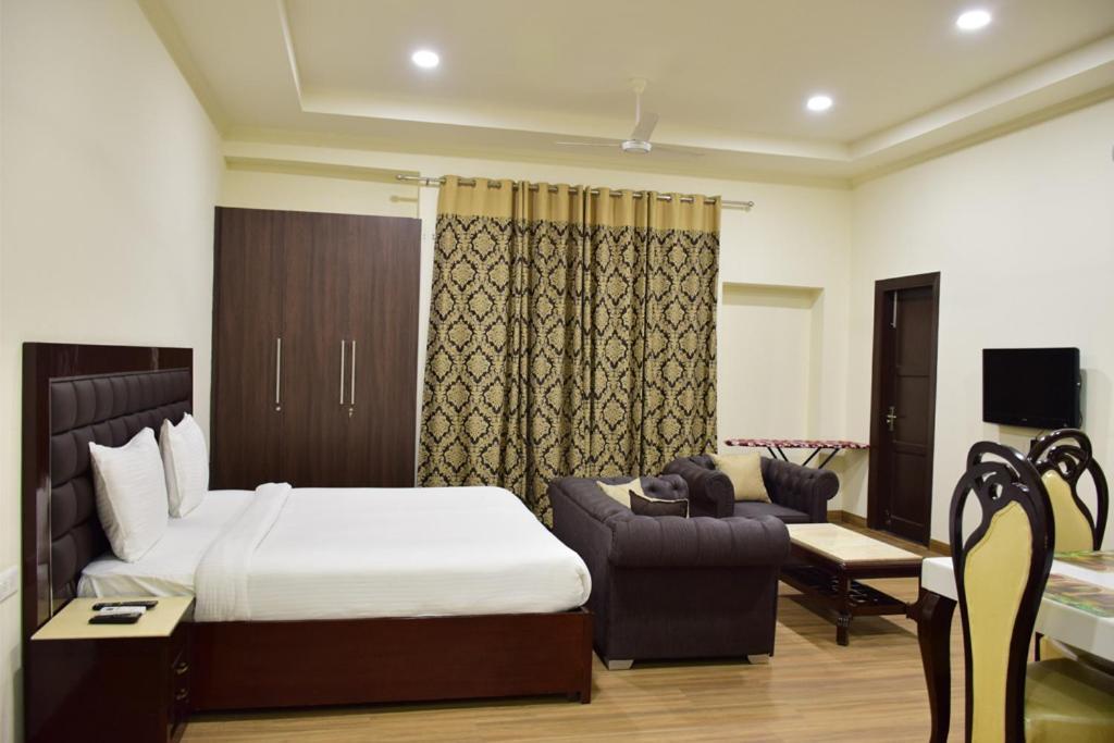 When In Gurgaon - Artemis Hospital 1 Min Walk, Fortis & Medanta 4 Mins Drive Экстерьер фото